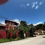 Camaleao Hostel