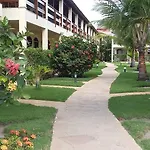 Taperapua Flats A 100 M Da Praia