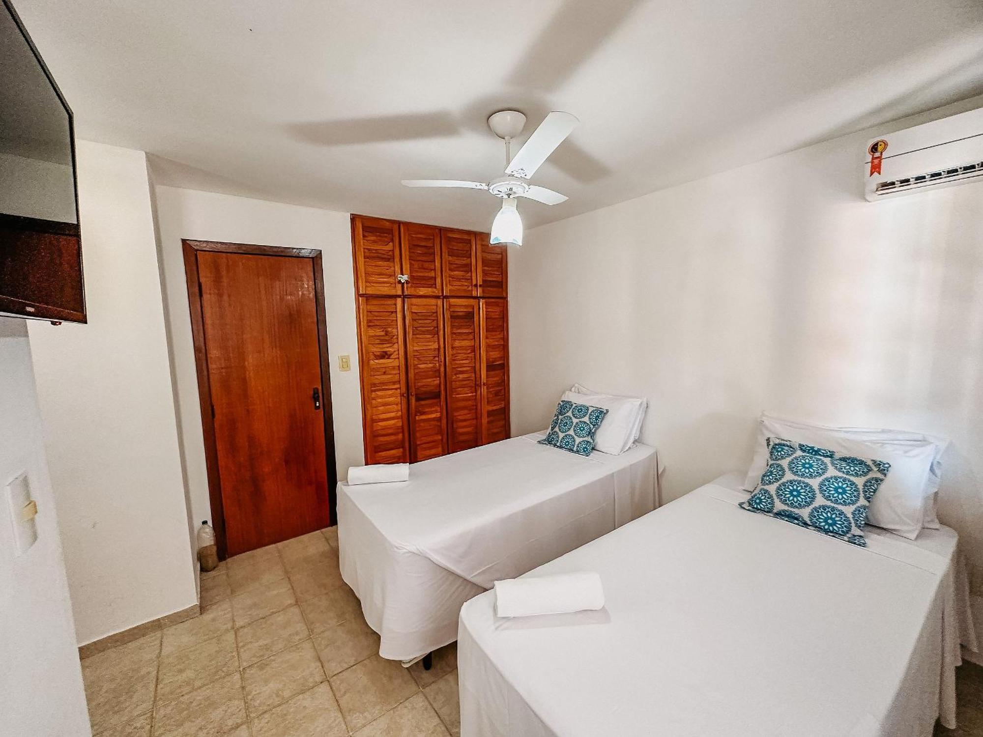 Holiday home Taperapua Beachfront Suites: Axe Moi's Private Bbq & Pool Retreat