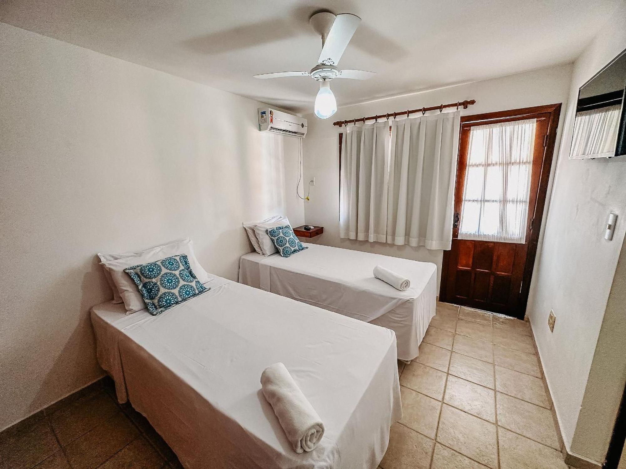 Taperapua Beachfront Suites: Axe Moi's Private Bbq & Pool Retreat Holiday home *