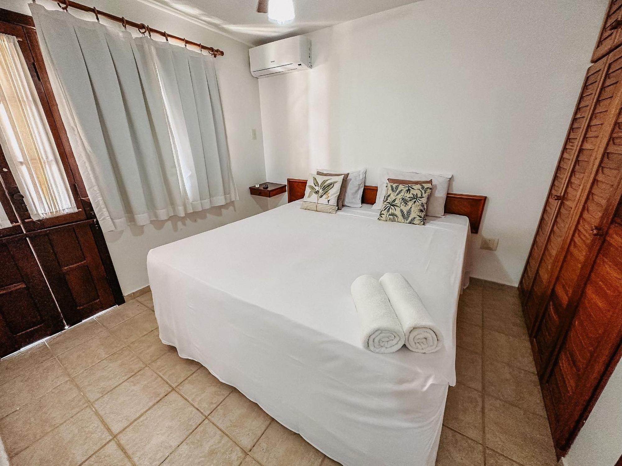 Holiday home Taperapua Beachfront Suites: Axe Moi's Private Bbq & Pool Retreat