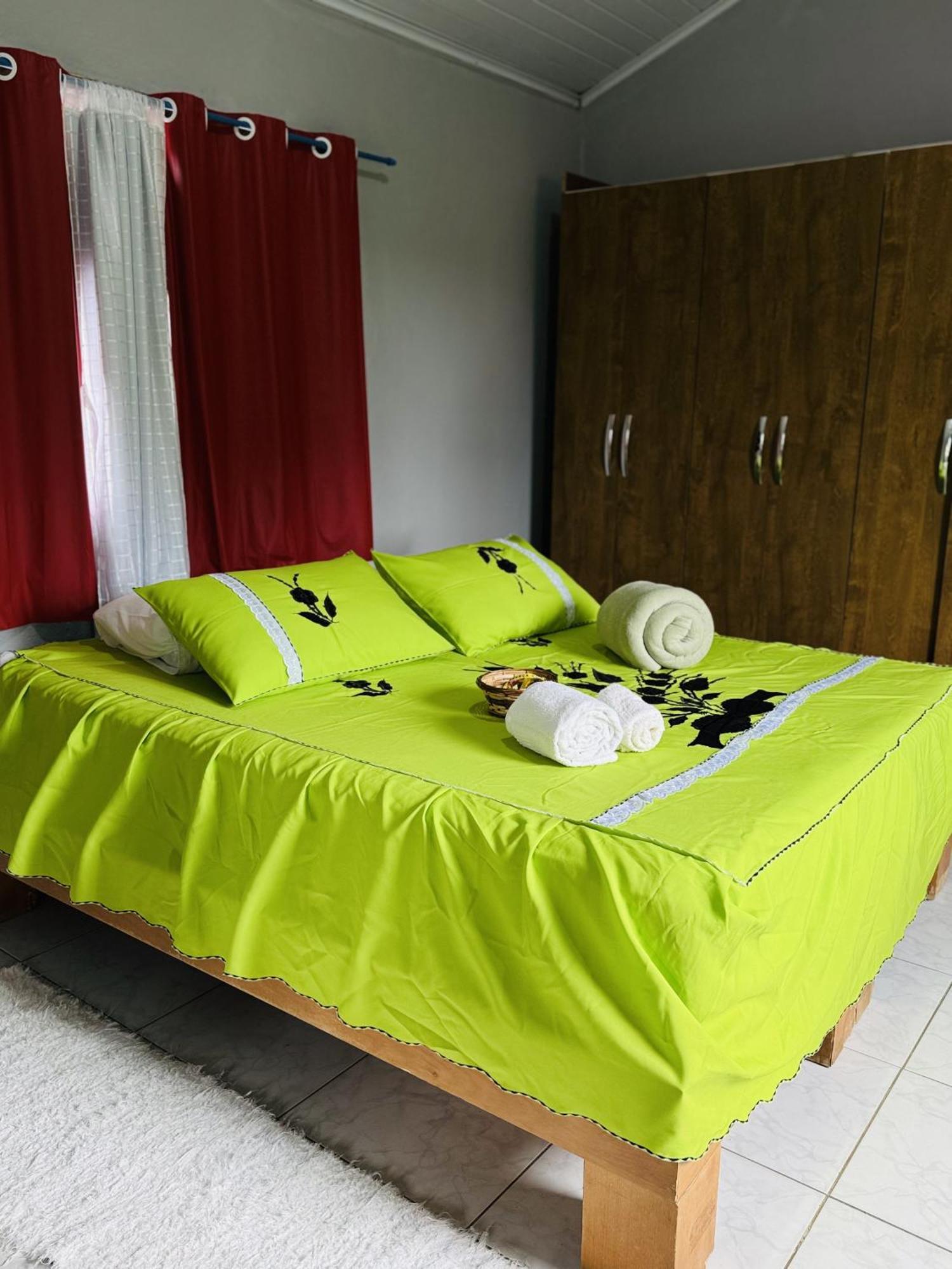 Apartamento Casa Privativa Aconchegante Em Arraial D'ajuda - 1 Com 2 Camas, Cozinha E Banheiro *