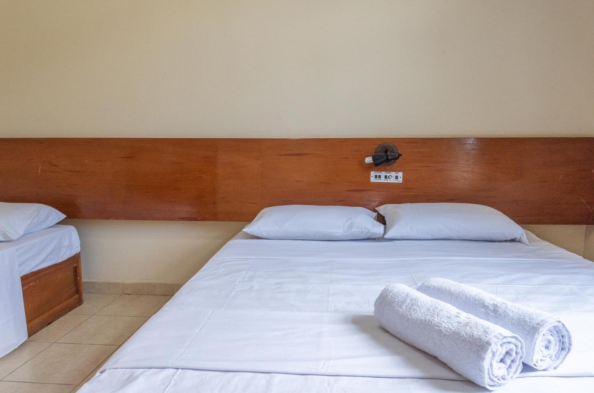 Holiday home Em Frente A Praia De Taperapuan; Piscina; 1 Quarto; Wifi 300 Mbs; Estacionamento Gratuito 1 Veiculo Porto Seguro