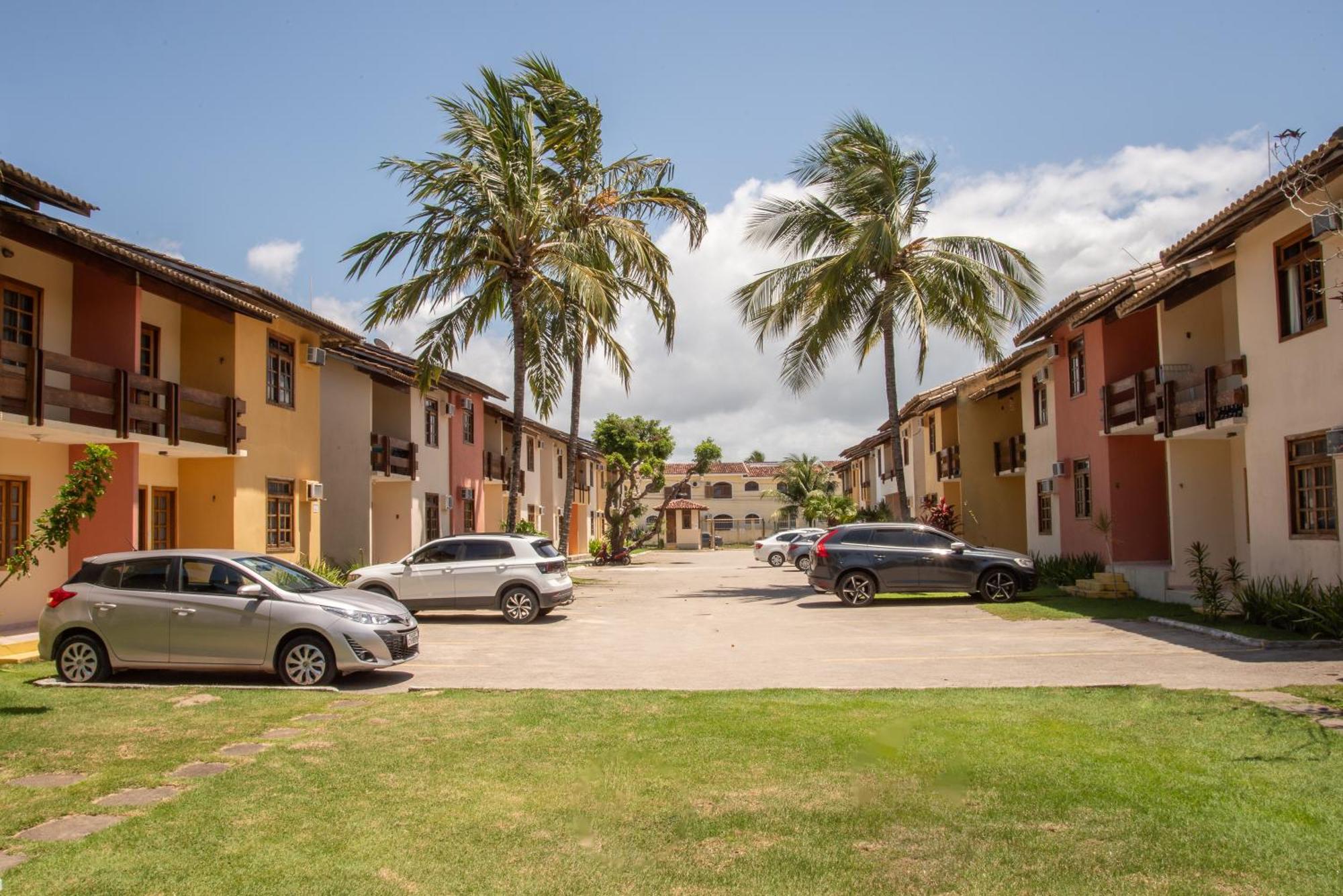 Em Frente A Praia De Taperapuan; Piscina; 1 Quarto; Wifi 300 Mbs; Estacionamento Gratuito 1 Veiculo *