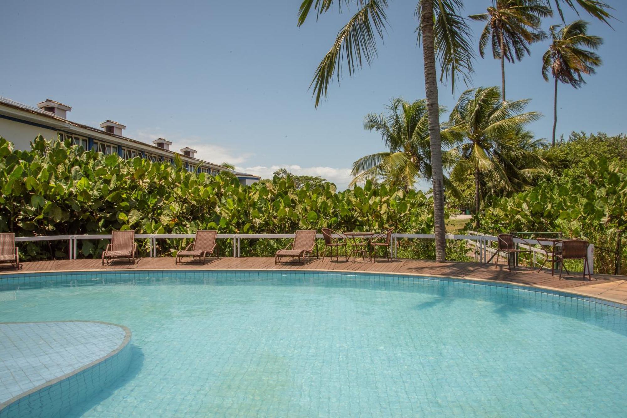Em Frente A Praia De Taperapuan; Piscina; 1 Quarto; Wifi 300 Mbs; Estacionamento Gratuito 1 Veiculo Porto Seguro