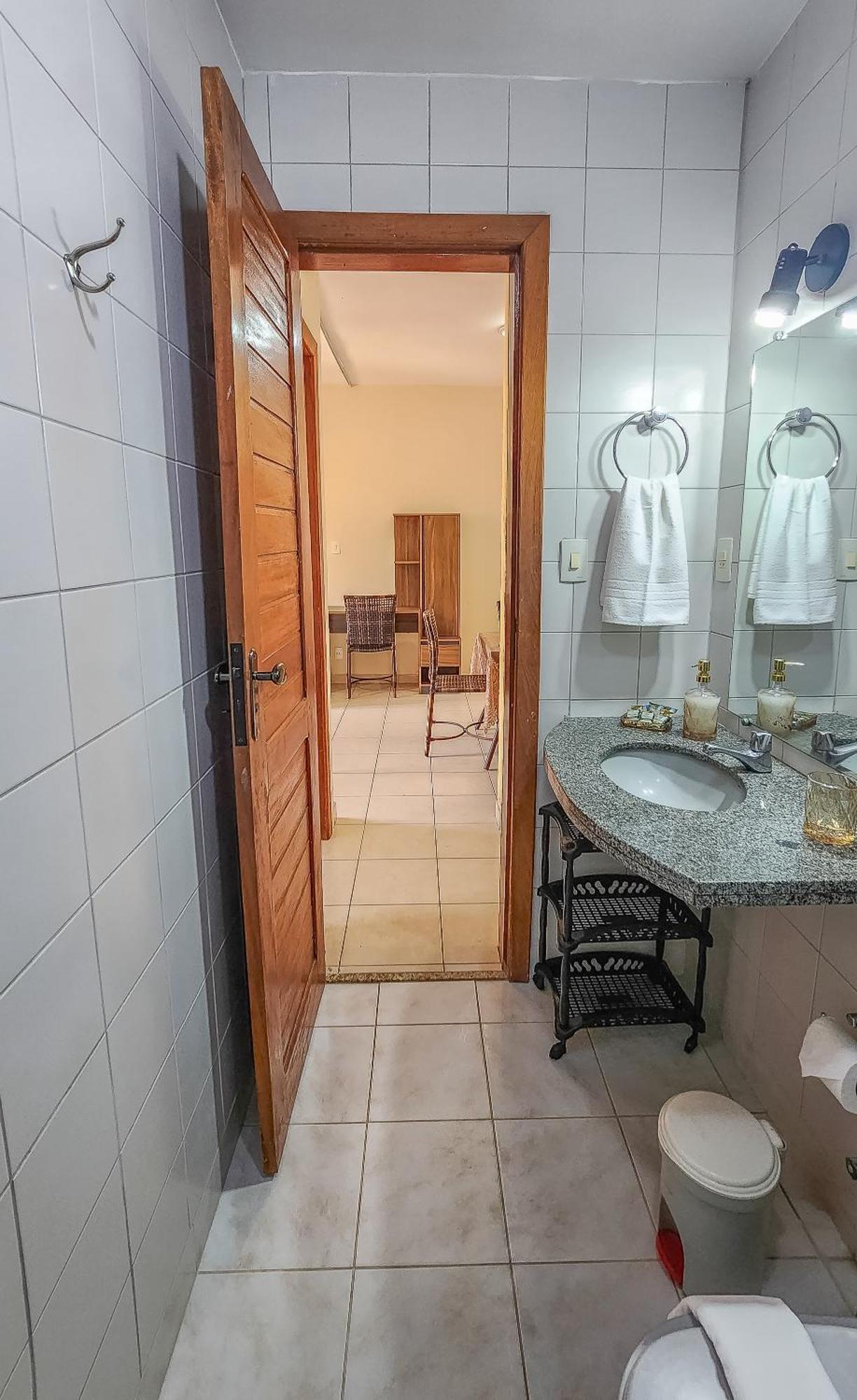 Em Frente A Praia De Taperapuan; Piscina; 1 Quarto; Wifi 300 Mbs; Estacionamento Gratuito 1 Veiculo Holiday home