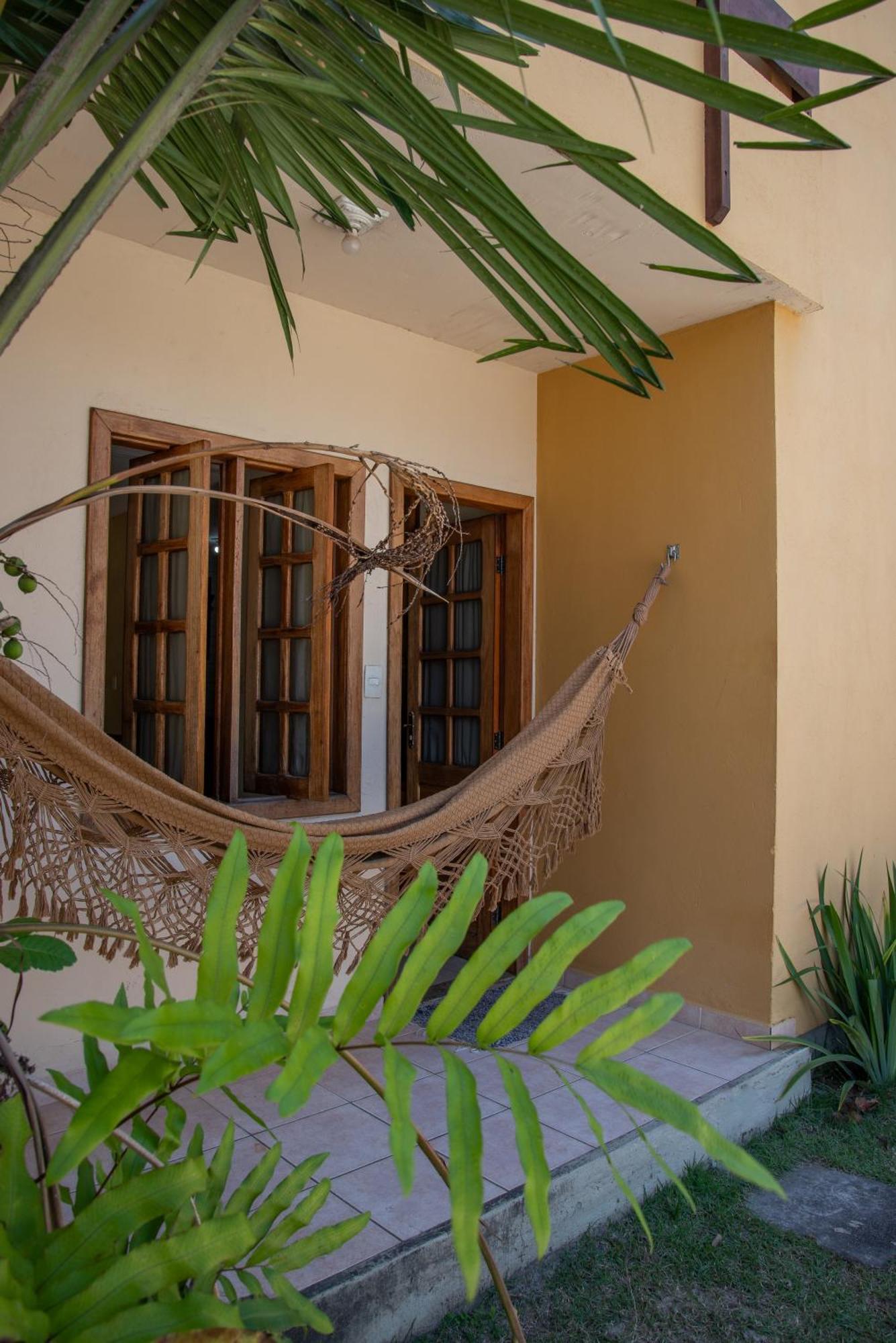 Em Frente A Praia De Taperapuan; Piscina; 1 Quarto; Wifi 300 Mbs; Estacionamento Gratuito 1 Veiculo *