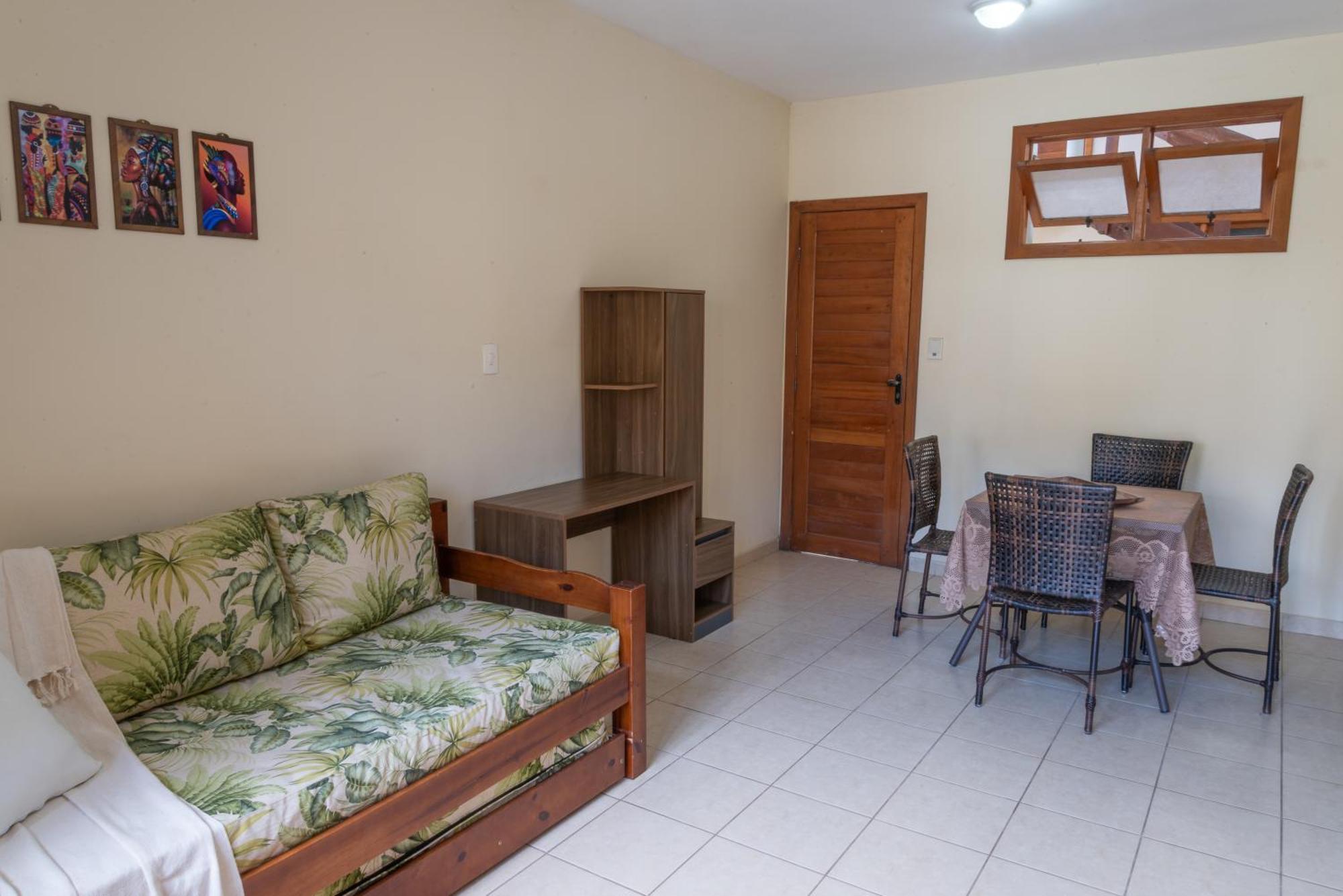 Holiday home Em Frente A Praia De Taperapuan; Piscina; 1 Quarto; Wifi 300 Mbs; Estacionamento Gratuito 1 Veiculo Porto Seguro