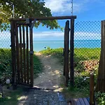 apartamento na praia com charme, piscina, condominio