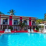 Condominio Com Piscina E Otima Localizacao.