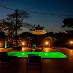 Kalug - Flats Com Wi-Fi 350Mbps A 5Min Da Praia Do Parracho
