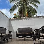 Condominio Encantador Com Piscina Ao Lado Da Praia