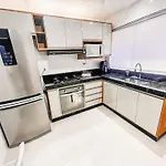 Casa Individual Com 2 Suites, Cozinha Completa, Internet Privativa 300Mbps, Regiao Bem Sossegada Com Comercios Diversos Ao Redor