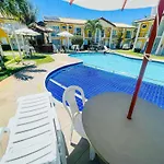 Flat\'S Com 1 Suite No Pavimento Superior Com Internet Privativa 300Mbps Localizado No Residencial Mont Hebron, Condominio A Aproximadamente 250M Da Praia De Taperapua, Com Piscinas, Sauna E Portaria 24Hrs