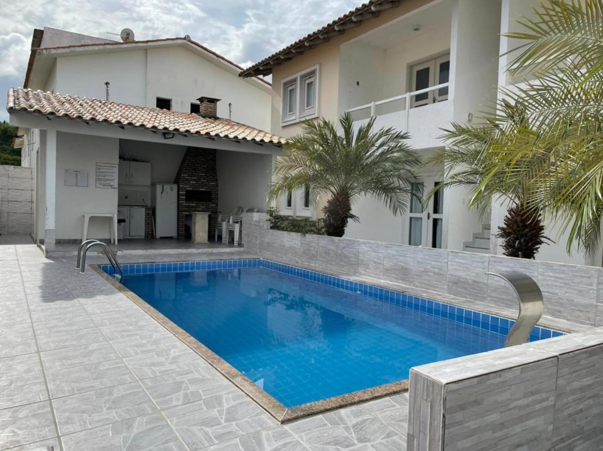 Com Piscina Apartment