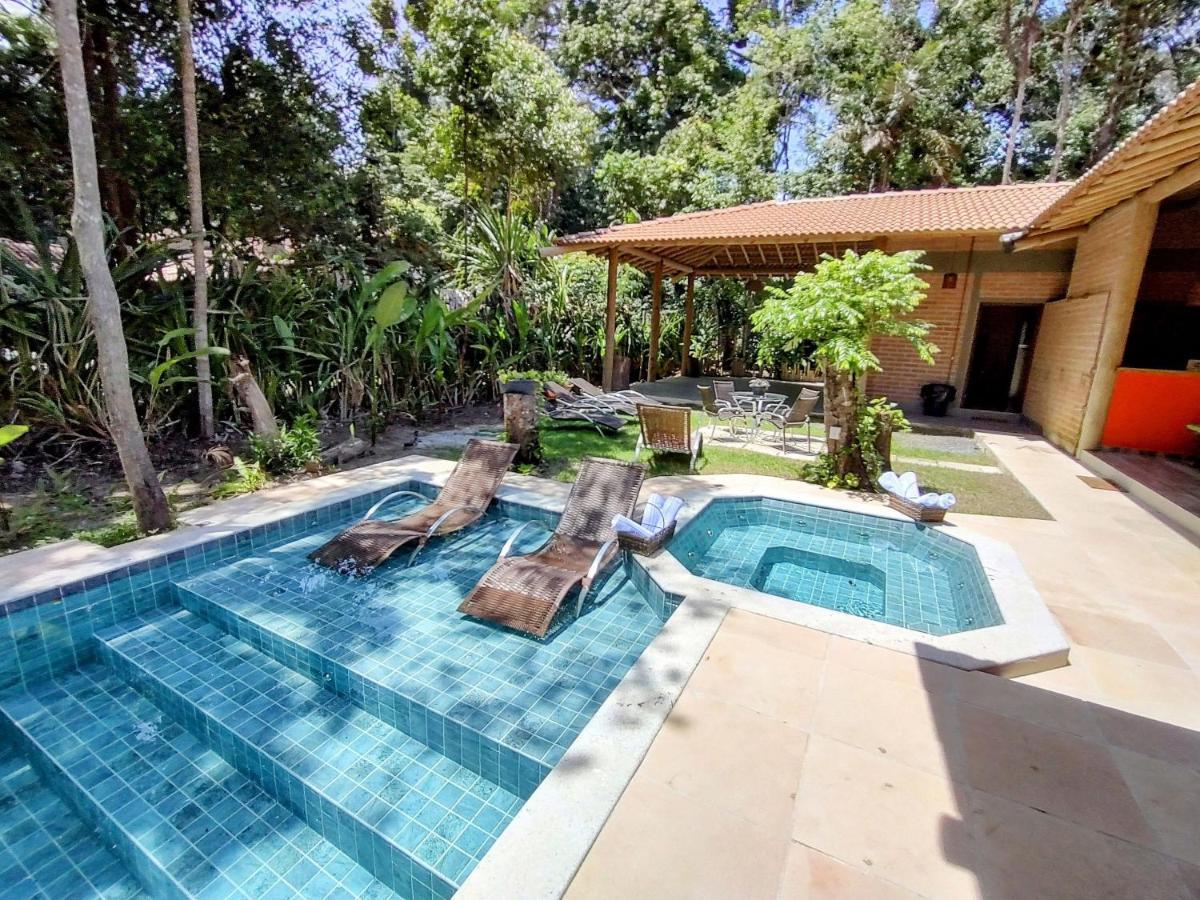 Casa Em Com Piscina, Quintal E Garagem