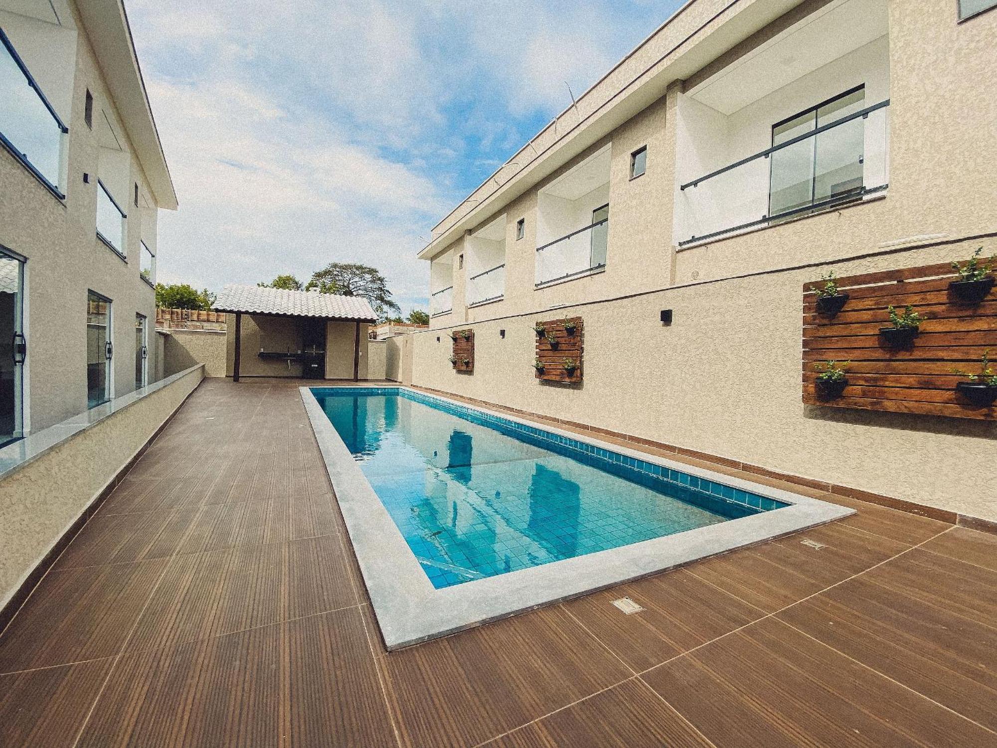 Casas Duplex Todas Com 3 Suiites Ambas Com Ar Condicionado, Varanda, Internet E Churrasqueira Privativa No Residencial Jardins De Taperpua 2 Codominio A Poucos Metros Da De Taperapua, Com Piscina E Area Gourmet. Casa de férias *