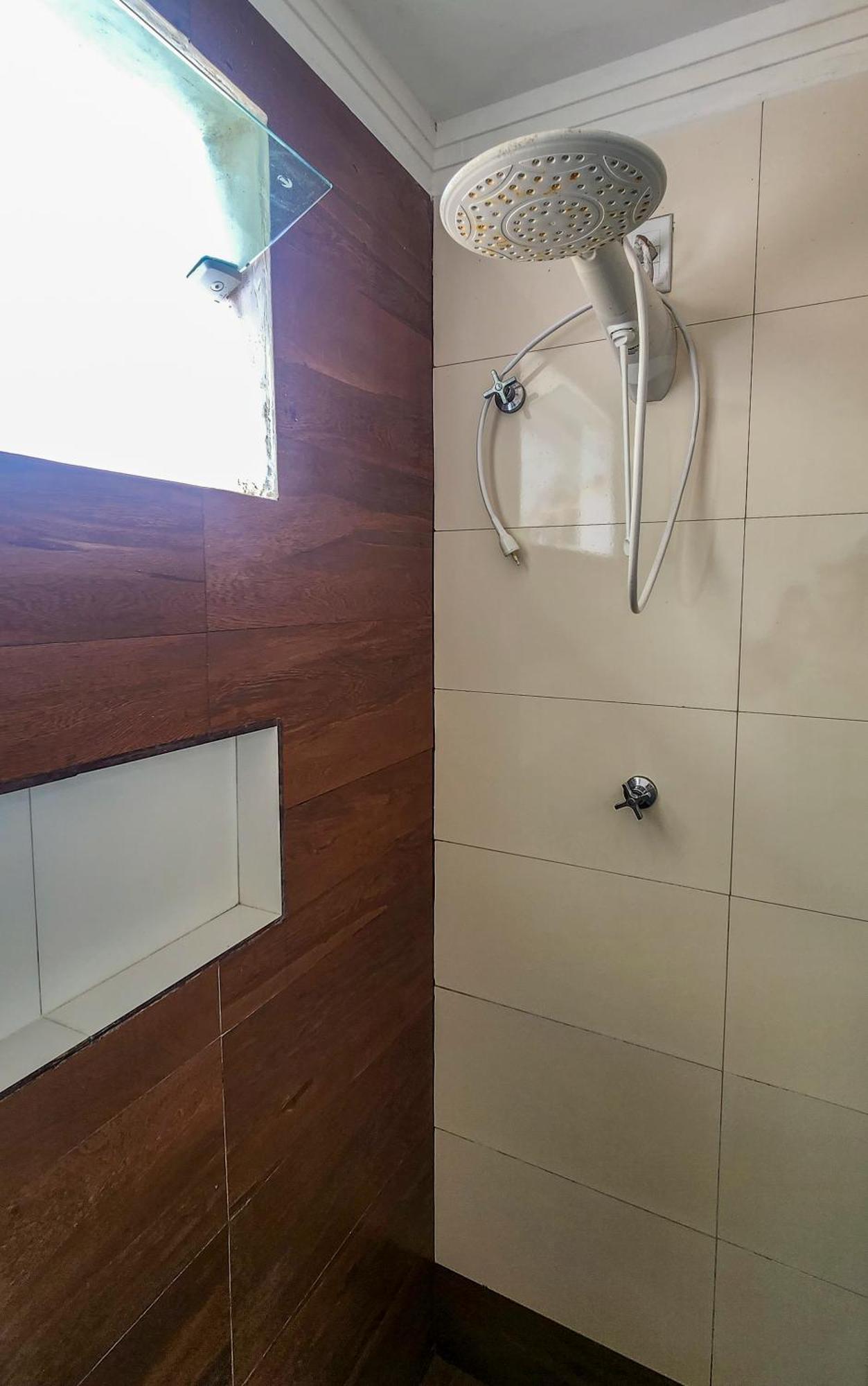 500M Praia De Taperapuan; 2 Quartos; Wifi 300Mbs; 2 Pavimento; Churrasqueira; Chuveirao; Estacionamento Gratuito 1 Carro Holiday home