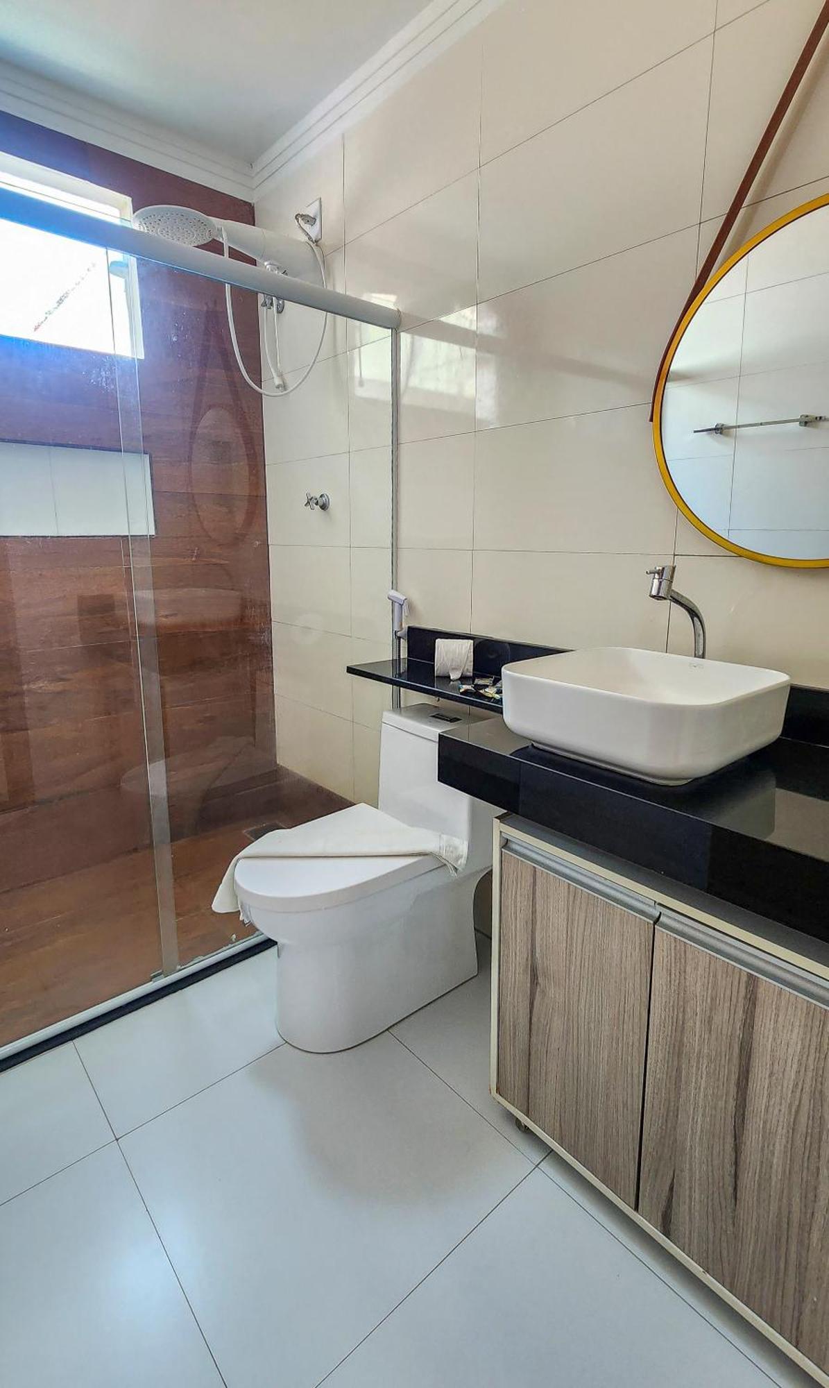 500M Praia De Taperapuan; 2 Quartos; Wifi 300Mbs; 2 Pavimento; Churrasqueira; Chuveirao; Estacionamento Gratuito 1 Carro * Porto Seguro