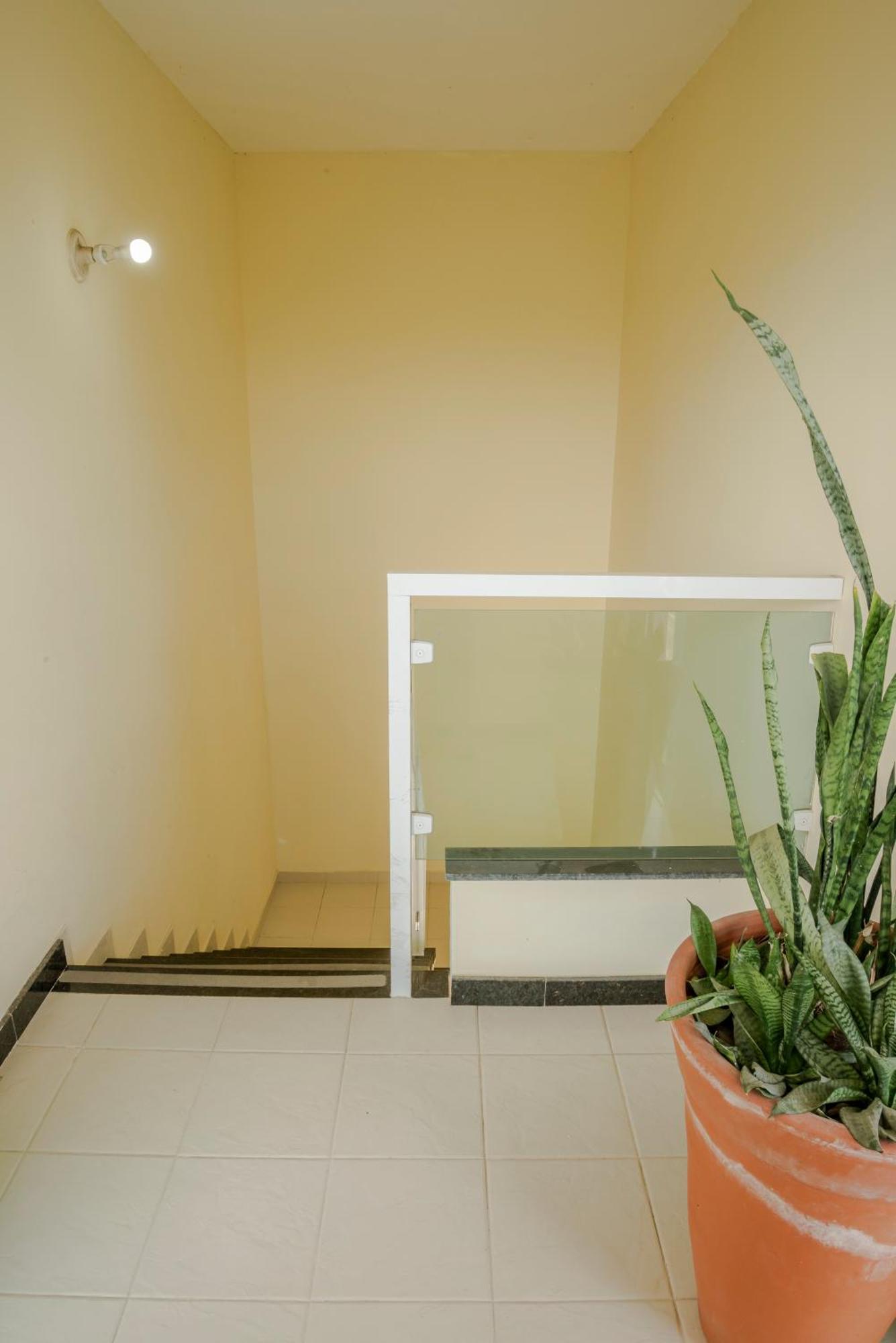 Holiday home 500M Praia De Taperapuan; 2 Quartos; Wifi 300Mbs; 2 Pavimento; Churrasqueira; Chuveirao; Estacionamento Gratuito 1 Carro