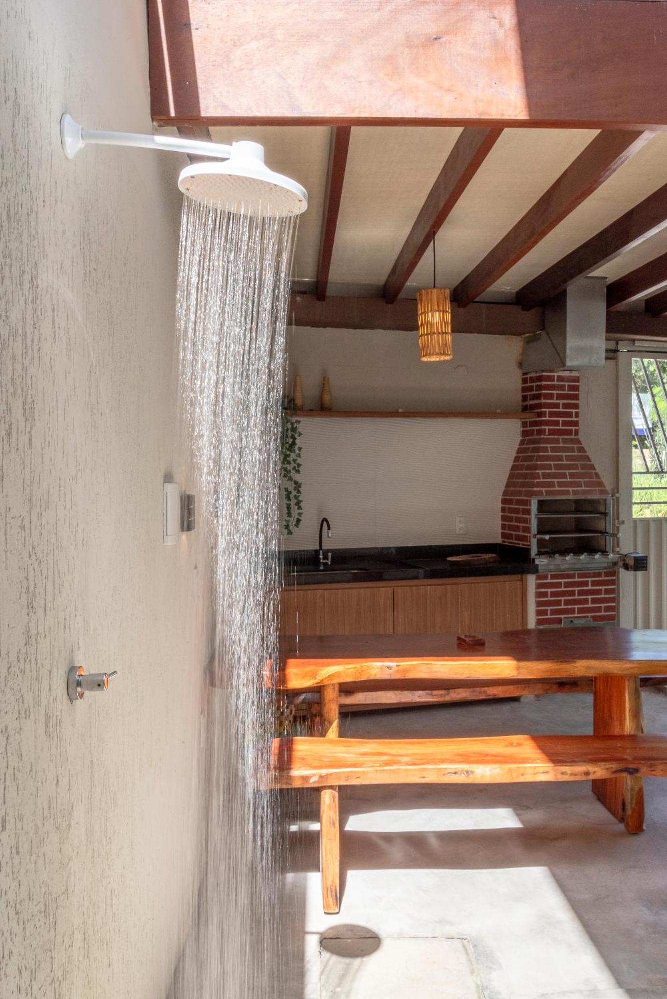 500M Praia De Taperapuan; 2 Quartos; Wifi 300Mbs; 2 Pavimento; Churrasqueira; Chuveirao; Estacionamento Gratuito 1 Carro * Porto Seguro