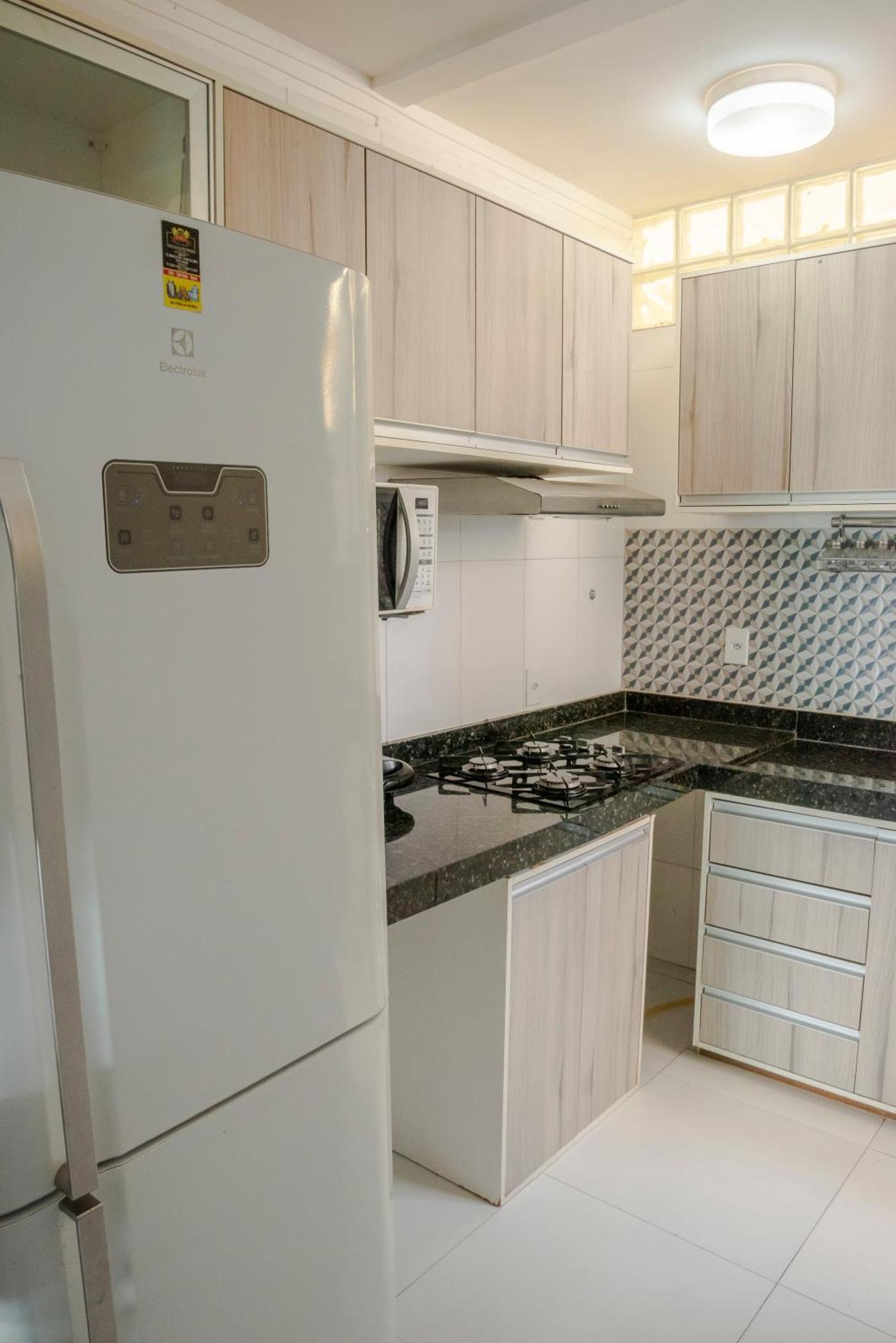 500M Praia De Taperapuan; 2 Quartos; Wifi 300Mbs; 2 Pavimento; Churrasqueira; Chuveirao; Estacionamento Gratuito 1 Carro