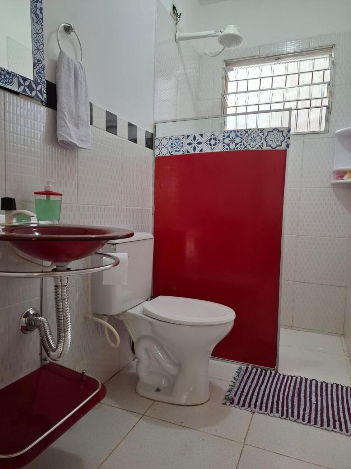 Casa de férias Casa Aconhegante Com Piscina