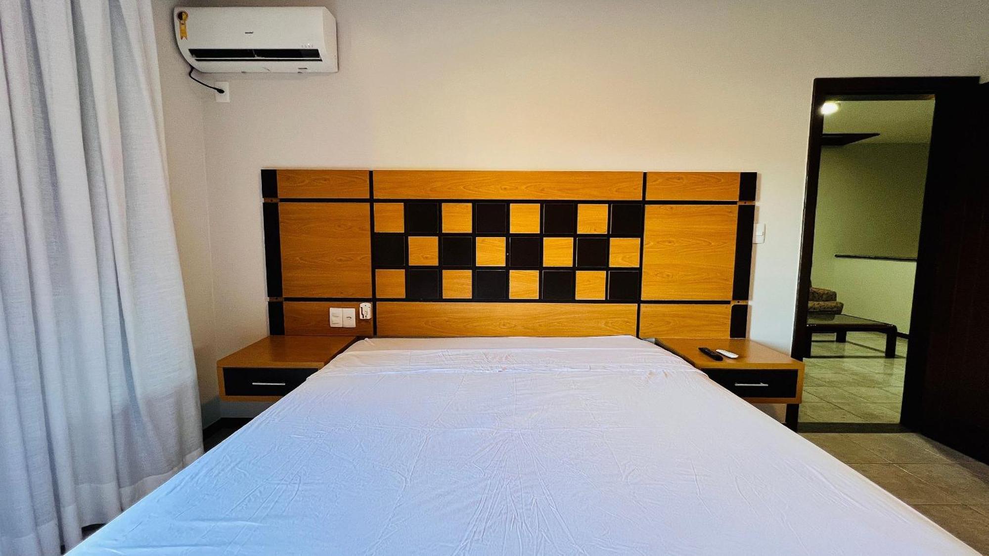 Casa Individual Ampla Com 03 400m Da Porto Seguro