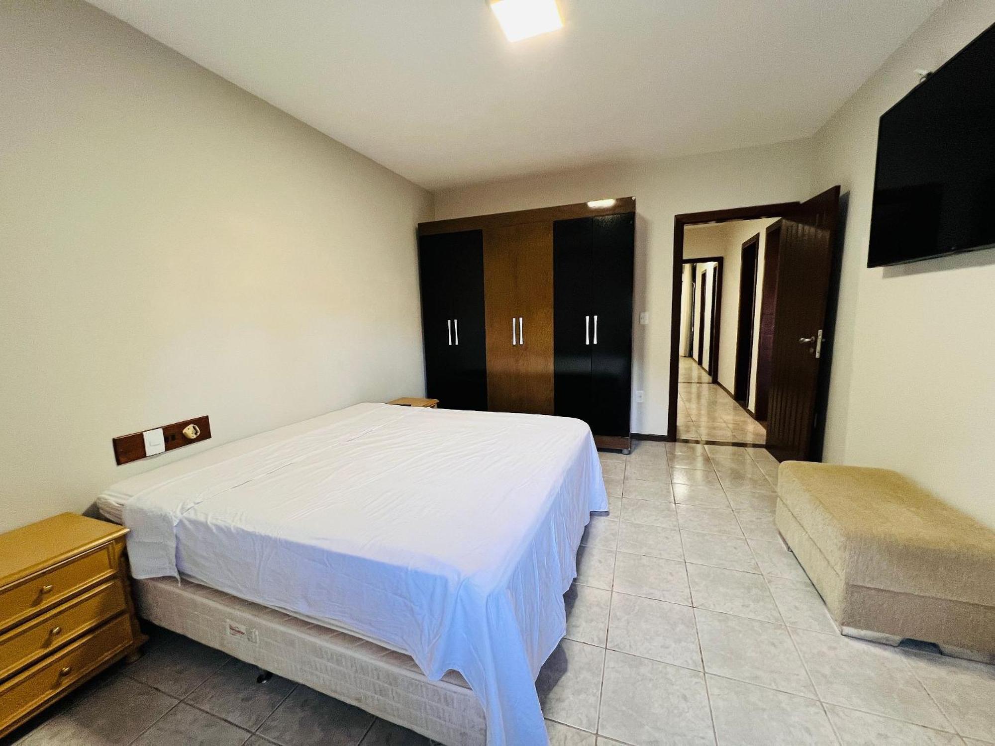 Casa Individual Ampla Com 03 400m Da Porto Seguro