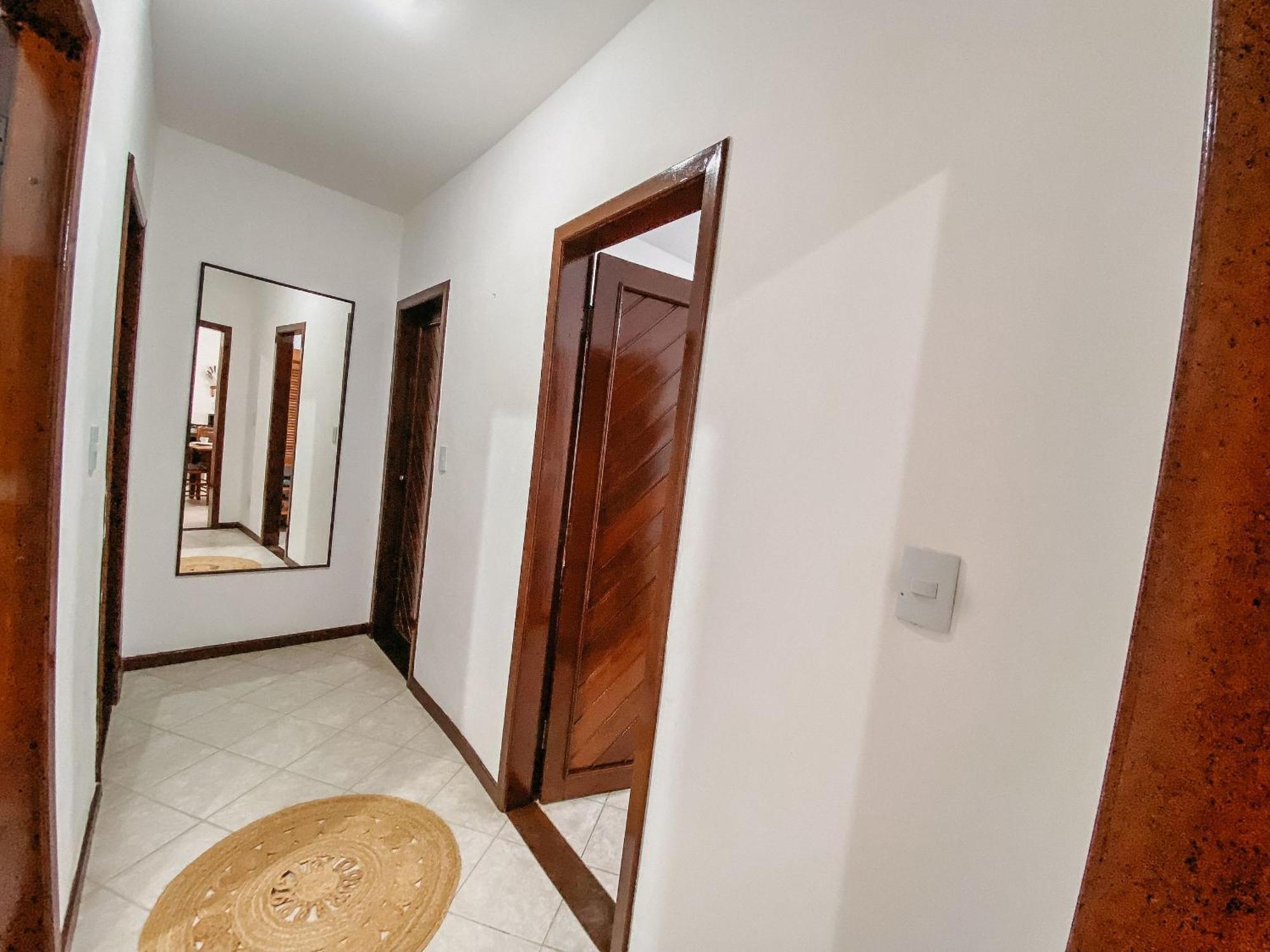Aptos Com 3 Quartos Sendo 1 Suite, No Residencial Lacorte, Com Piscina, Area Gourmet Localizado A Poucos Metros Da De Taperapua Casa de férias