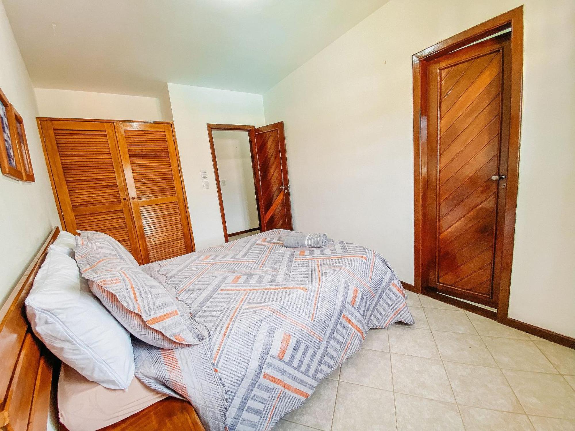 Aptos Com 3 Quartos Sendo 1 Suite, No Residencial Lacorte, Com Piscina, Area Gourmet Localizado A Poucos Metros Da De Taperapua * Porto Seguro