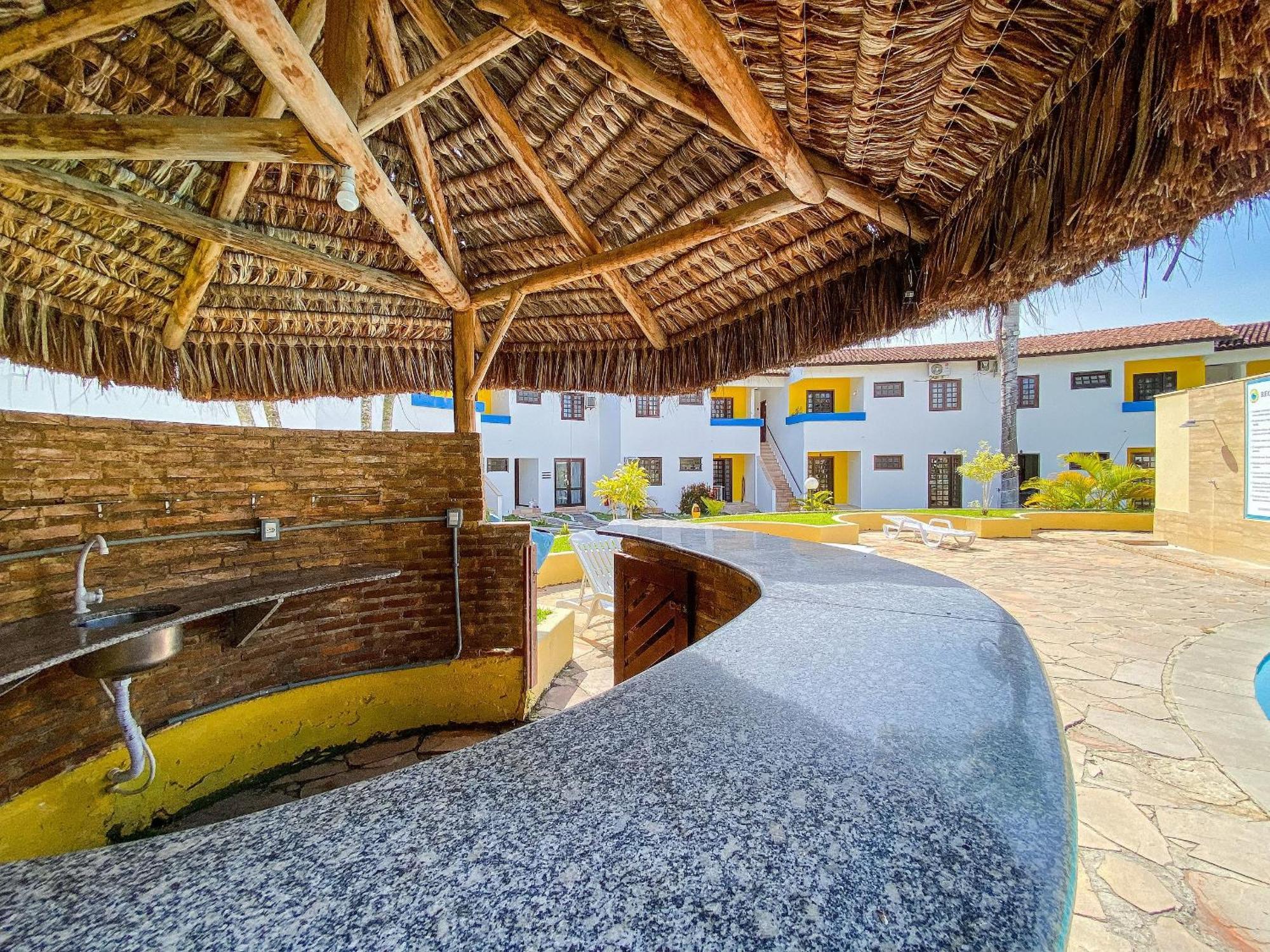 Aptos Com 3 Quartos Sendo 1 Suite, No Residencial Lacorte, Com Piscina, Area Gourmet Localizado A Poucos Metros Da De Taperapua * Porto Seguro