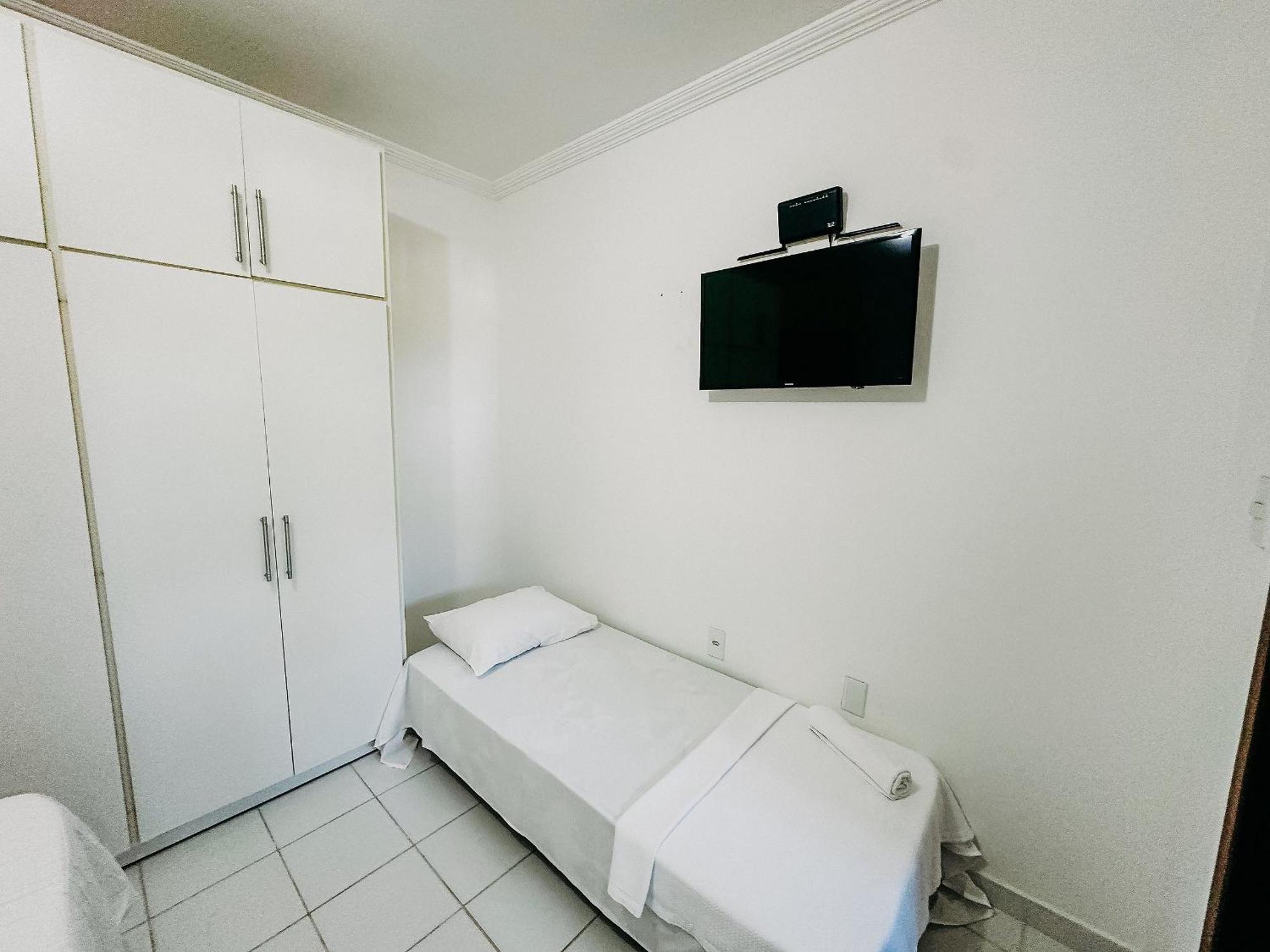 Casa de férias Casas No Residencial Moradas De Israel, Com 3 *