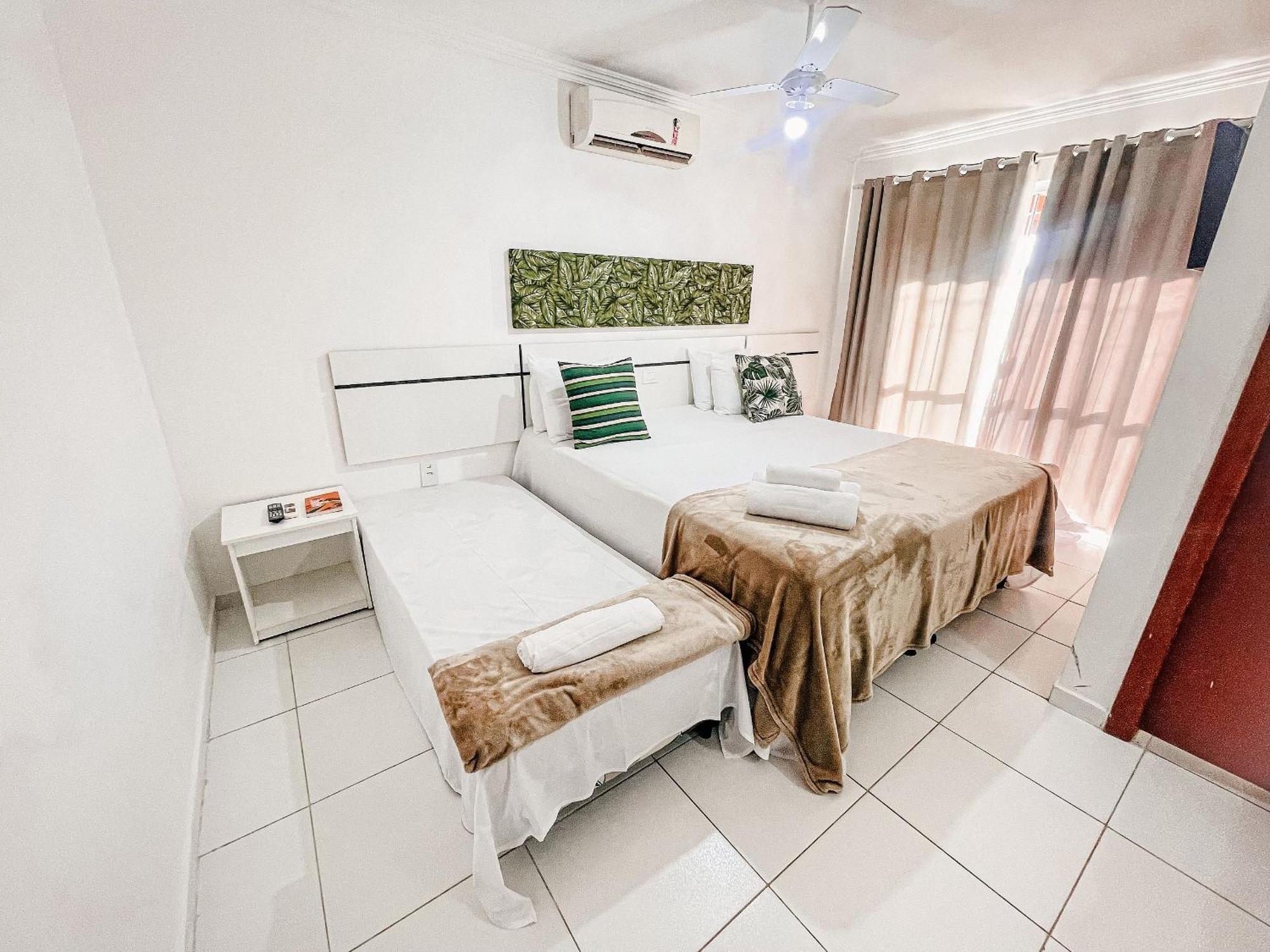 Flat's Com 1 No Pavimento Superior Com Internet Privativa 300mbps Localizado No Residencial Mont Hebron, A Aproximadamente 250m Da De Taperapua, Com Piscinas, Sauna E Portaria 24hrs Apartamento Porto Seguro