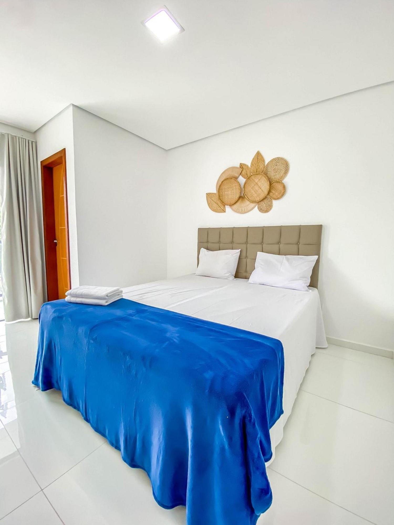 Casas Duplex Todas Com 3 Suiites Ambas Com Ar Condicionado, Varanda, Internet E Churrasqueira Privativa No Residencial Jardins De Taperpua 2 Codominio A Poucos Metros Da De Taperapua, Com Piscina E Area Gourmet. * Porto Seguro