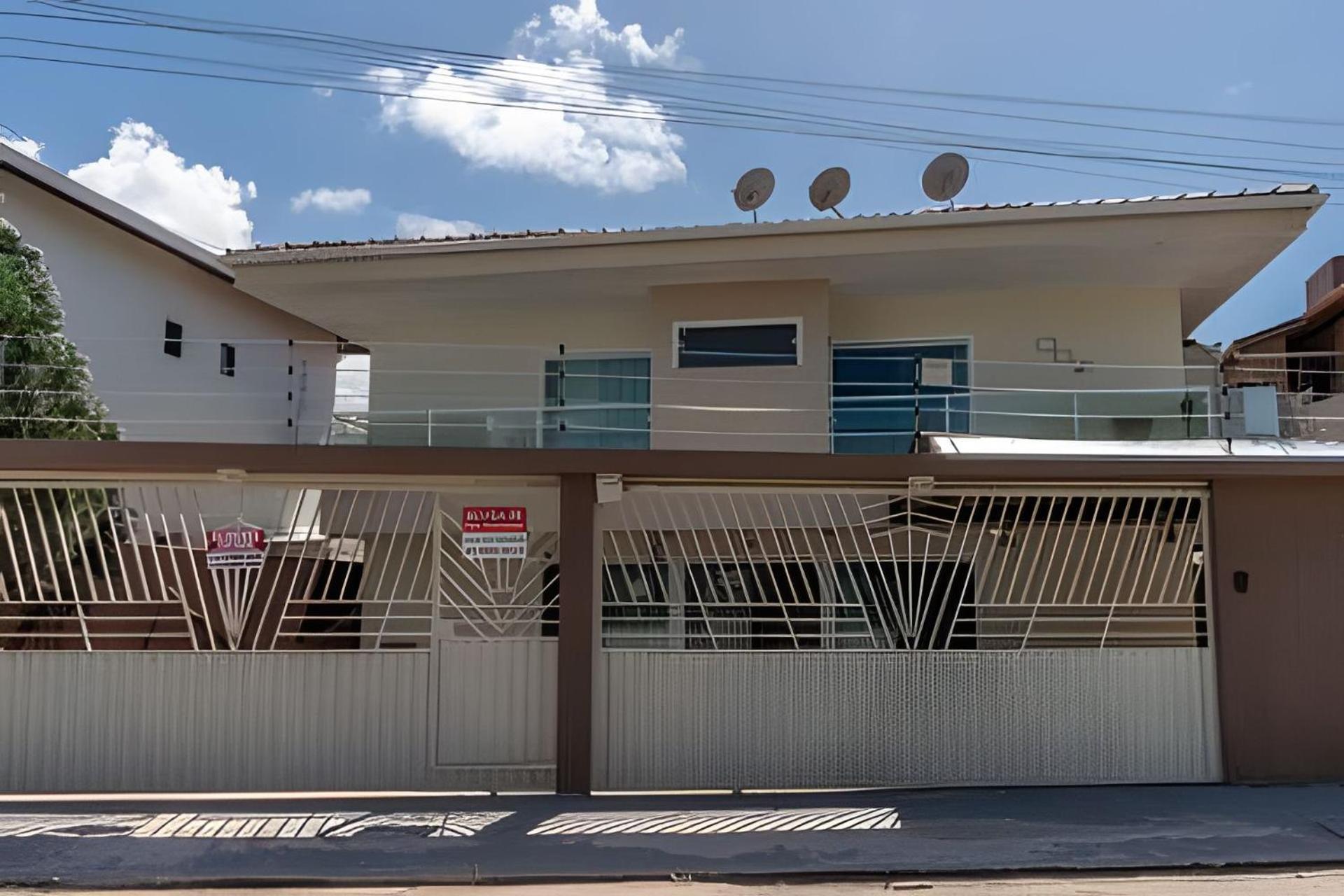 500M Praia De Taperapuan; 2 Quartos; Wifi 300Mbs; 2 Pavimento; Churrasqueira; Chuveirao; Estacionamento Gratuito 1 Carro Holiday home