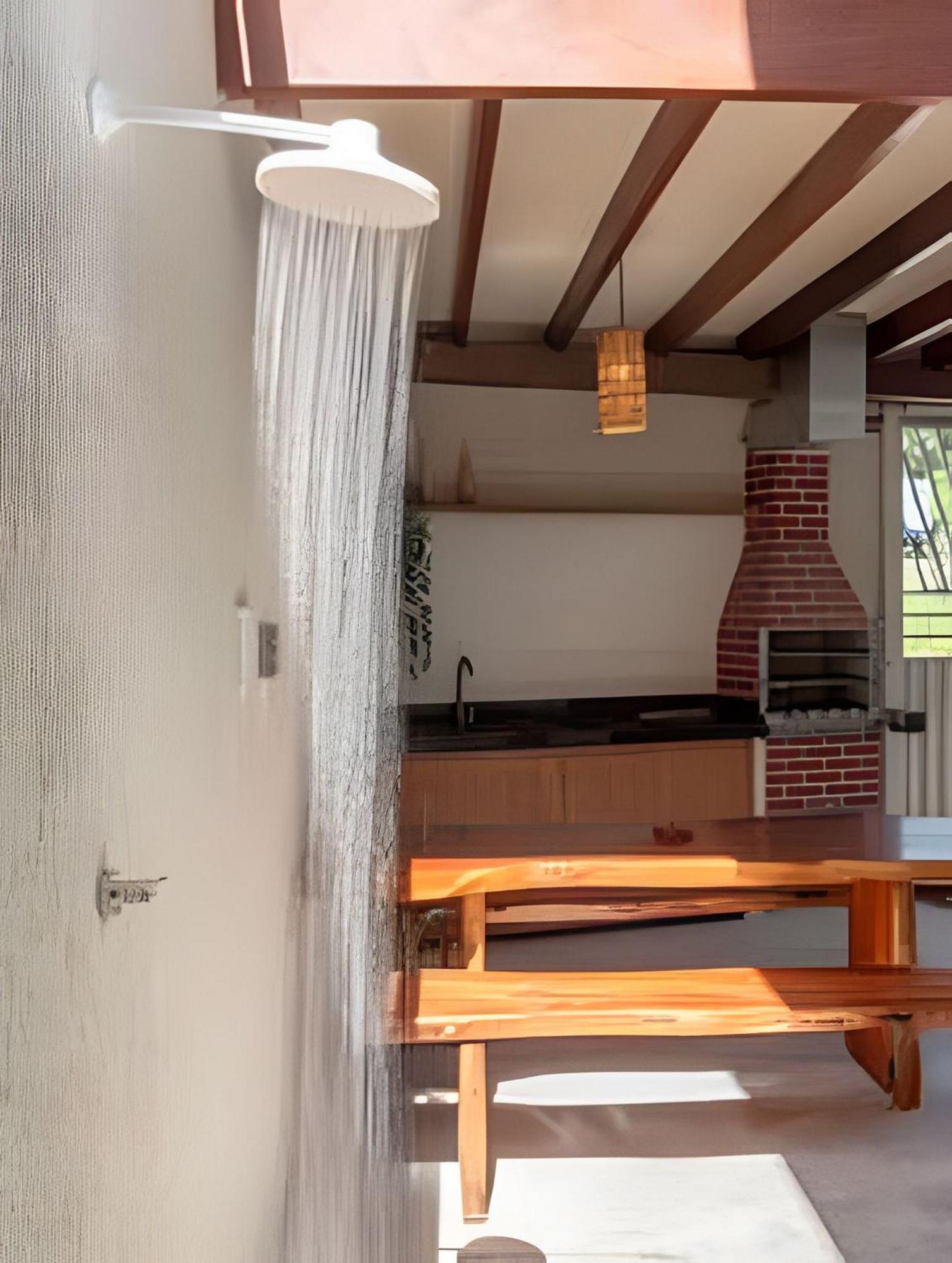 Holiday home 500M Praia De Taperapuan; 2 Quartos; Wifi 300Mbs; 2 Pavimento; Churrasqueira; Chuveirao; Estacionamento Gratuito 1 Carro