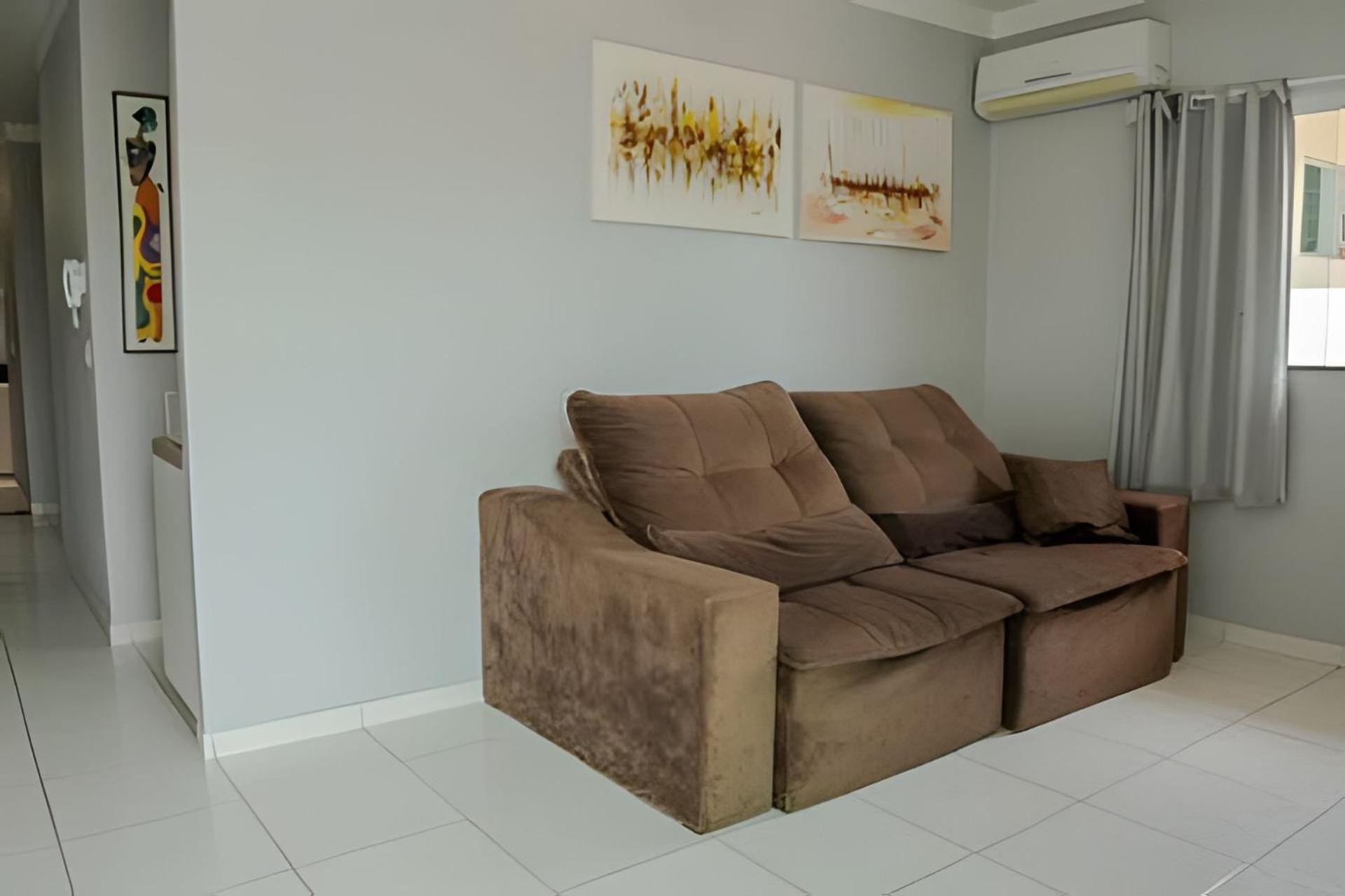 Holiday home 500M Praia De Taperapuan; 2 Quartos; Wifi 300Mbs; 2 Pavimento; Churrasqueira; Chuveirao; Estacionamento Gratuito 1 Carro Porto Seguro