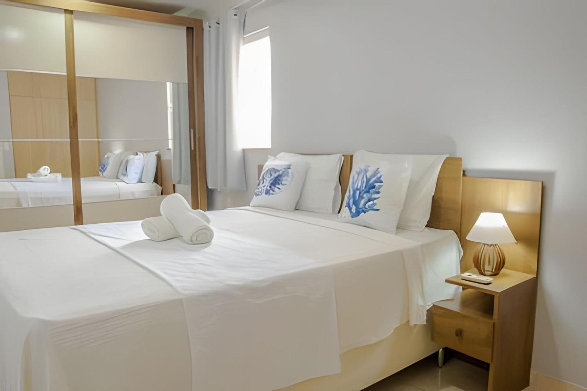 500M Praia De Taperapuan; 2 Quartos; Wifi 300Mbs; 2 Pavimento; Churrasqueira; Chuveirao; Estacionamento Gratuito 1 Carro