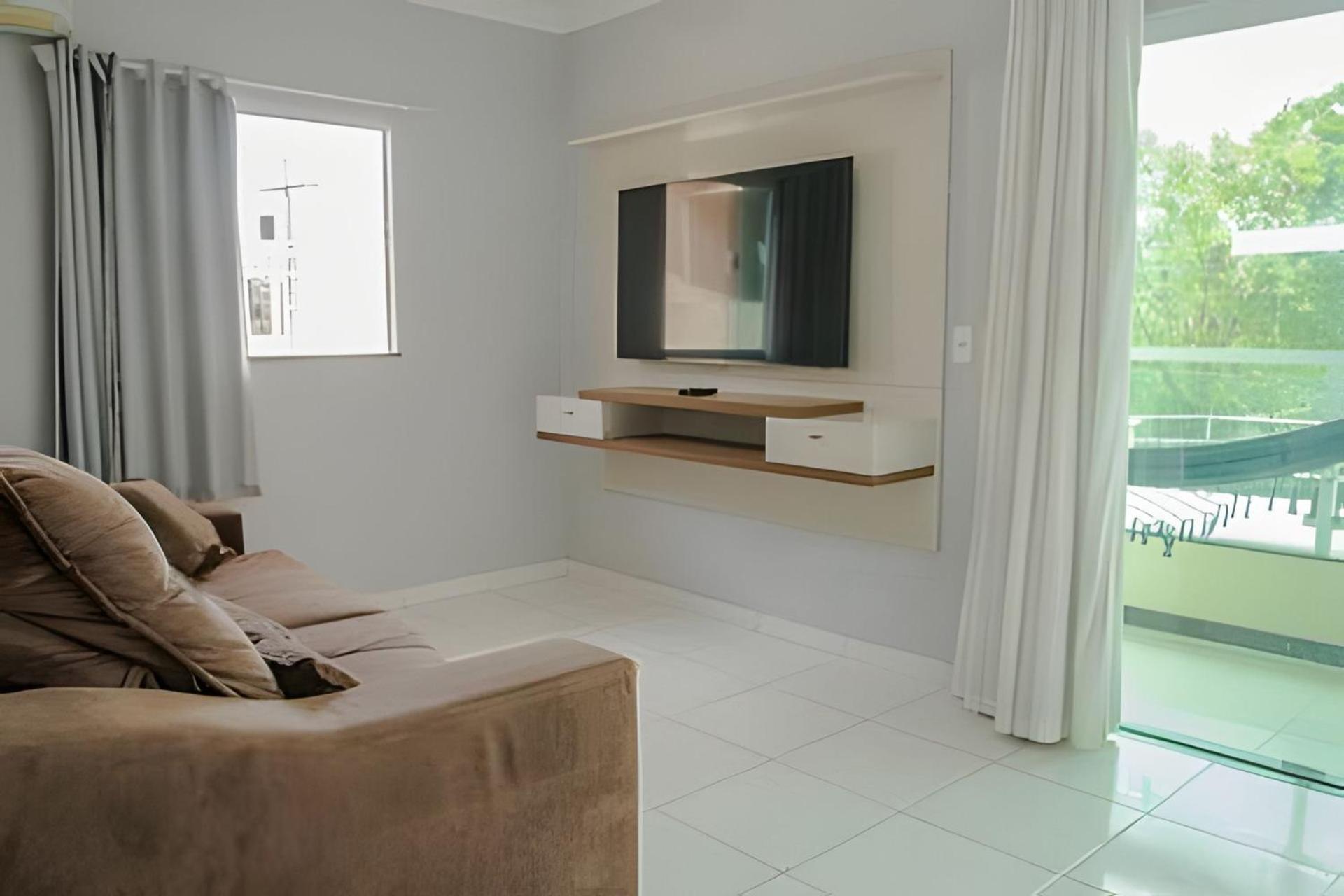Holiday home 500M Praia De Taperapuan; 2 Quartos; Wifi 300Mbs; 2 Pavimento; Churrasqueira; Chuveirao; Estacionamento Gratuito 1 Carro