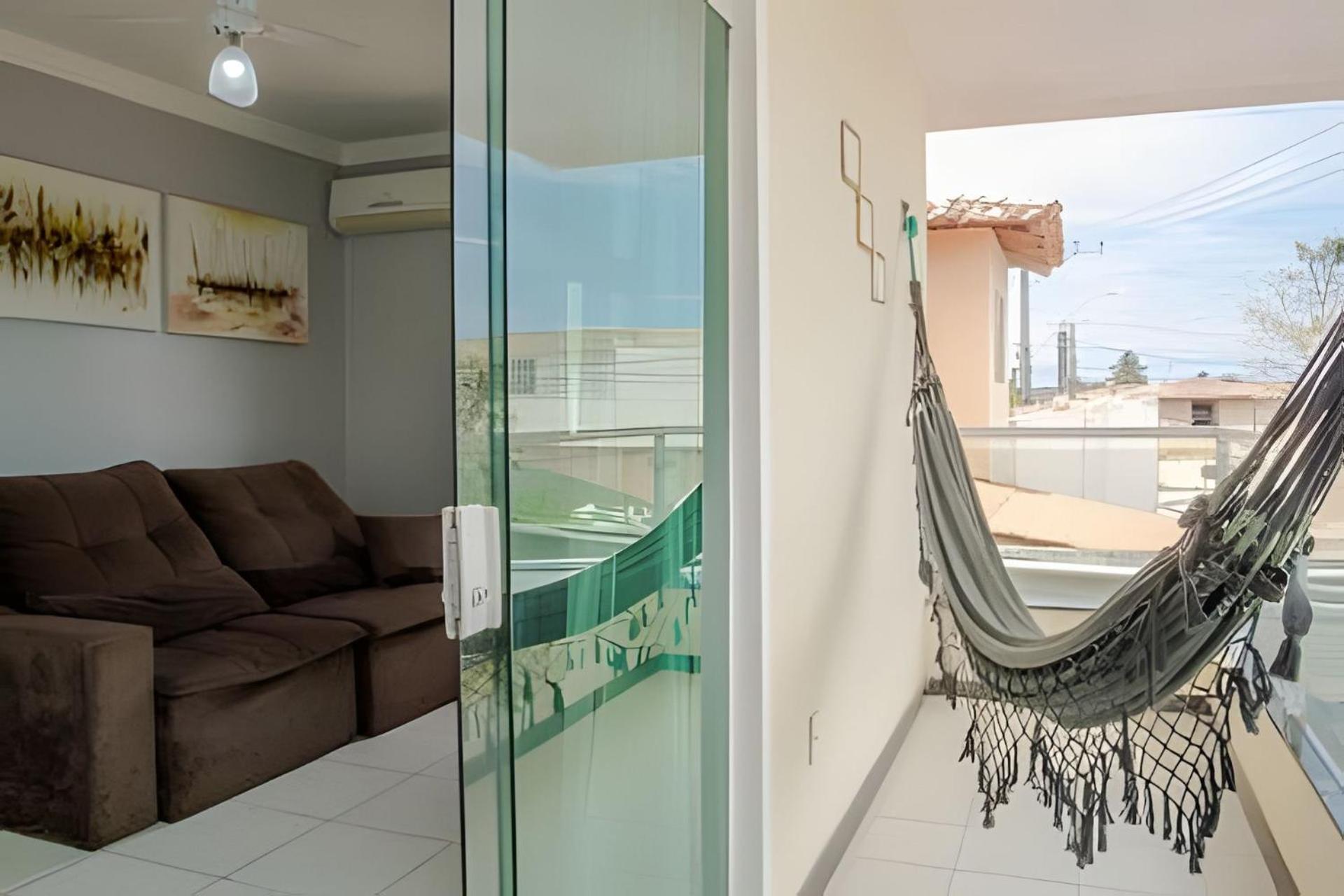 Holiday home 500M Praia De Taperapuan; 2 Quartos; Wifi 300Mbs; 2 Pavimento; Churrasqueira; Chuveirao; Estacionamento Gratuito 1 Carro *