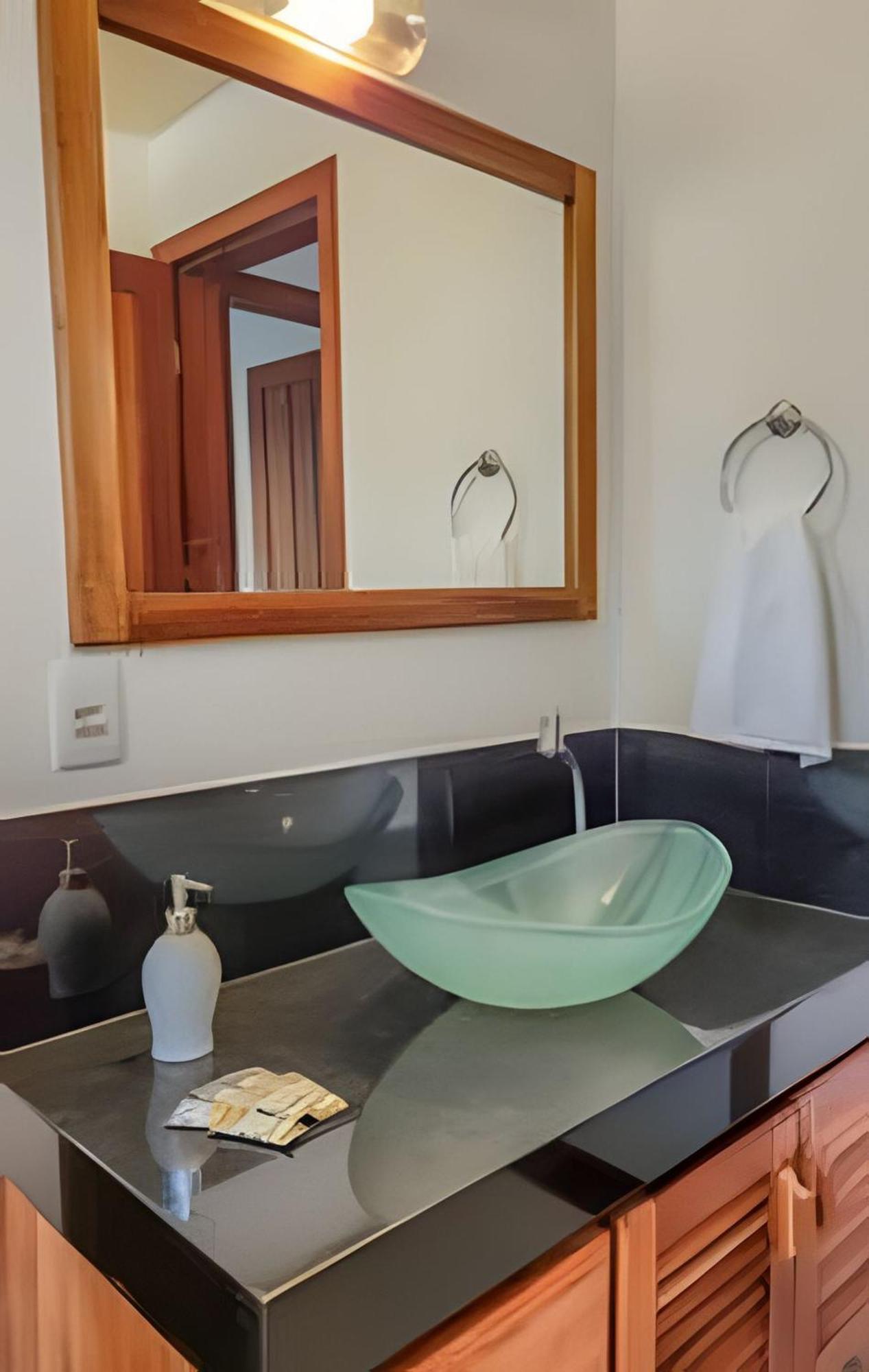 Taperapuan Apartment: Beachside Retreat With Pool And Bbq * Porto Seguro