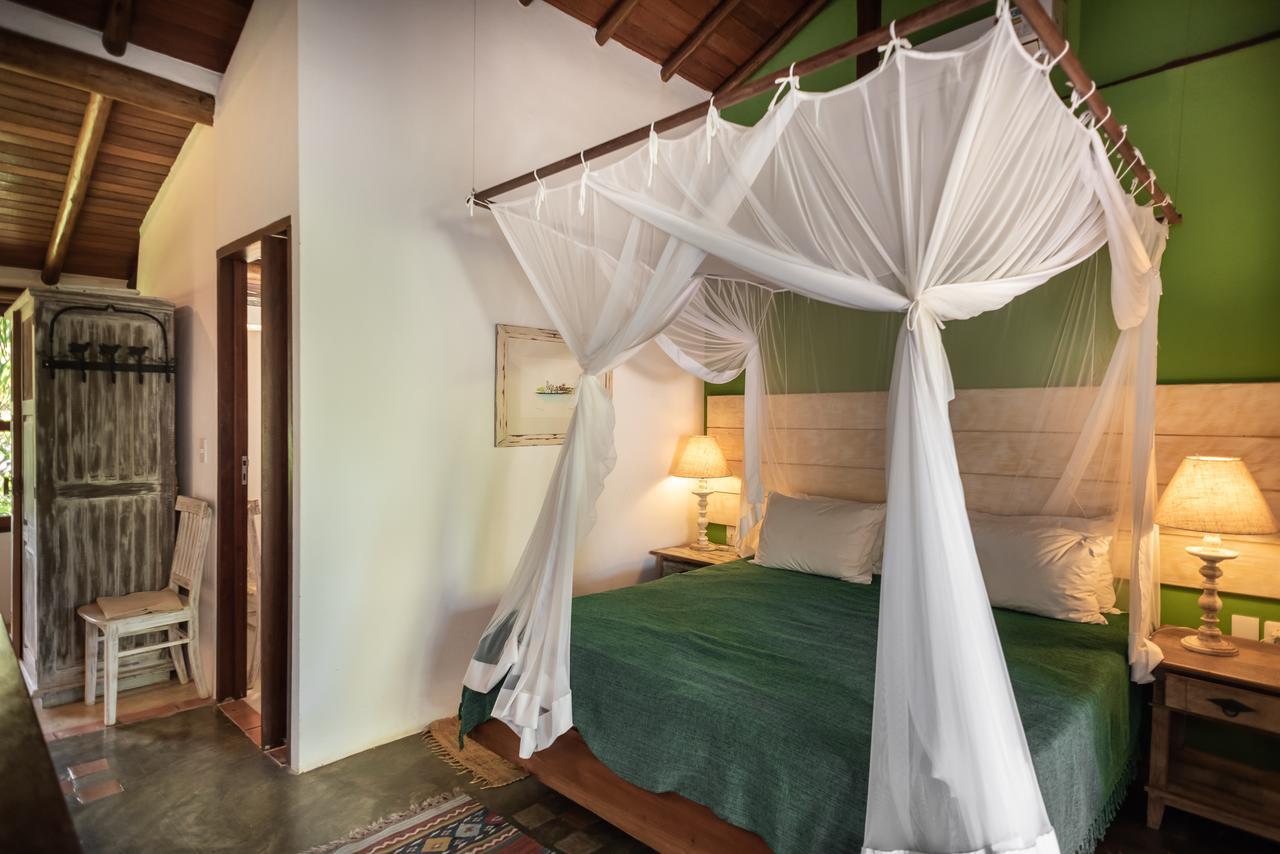 Suites Bangalo Chic Espelho Outeiro Acomodação com café da manhã  3*