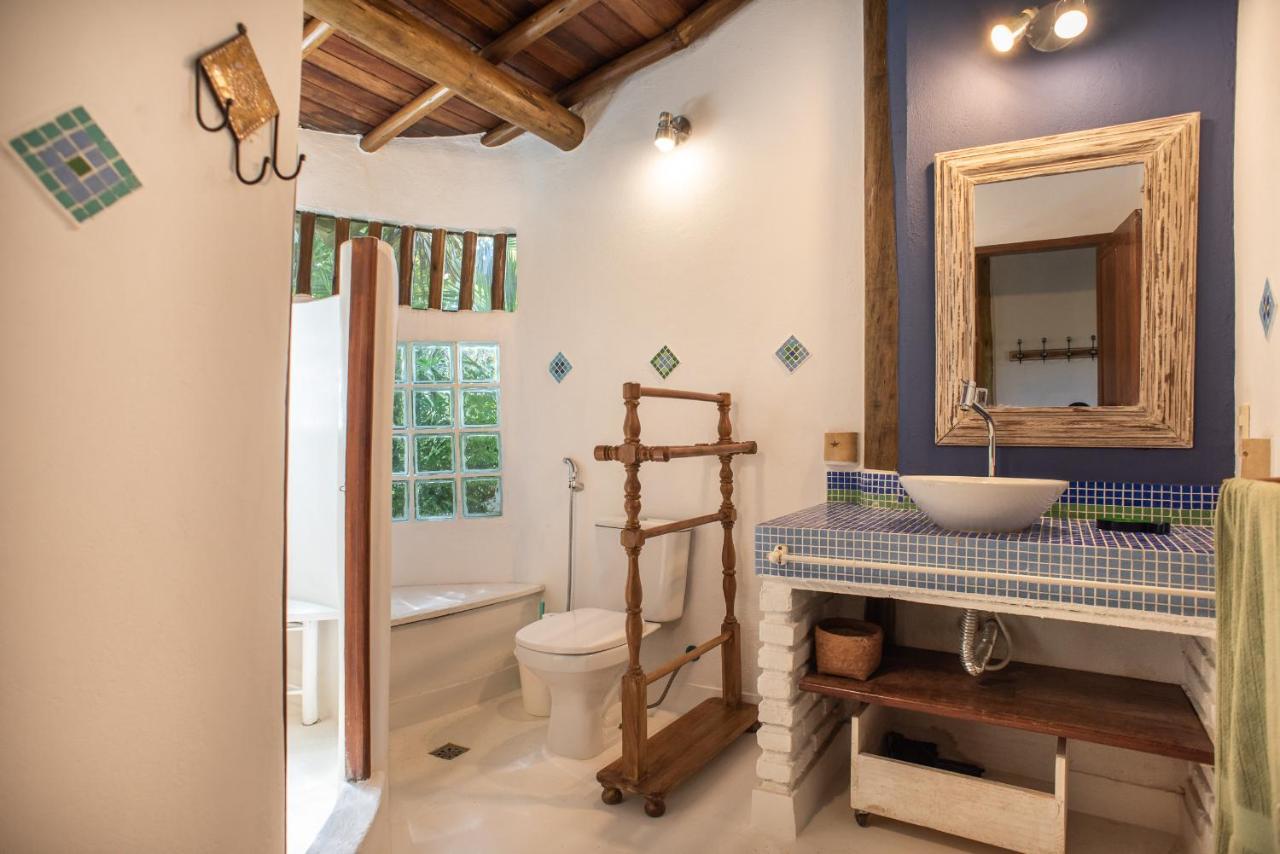 Acomodação com café da manhã  Suites Bangalo Chic Espelho Outeiro Porto Seguro