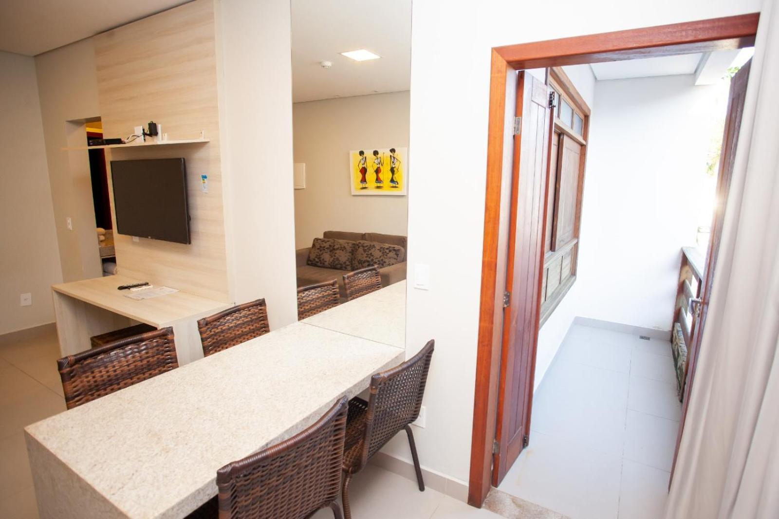 Hotel Encantos De Itaperapua