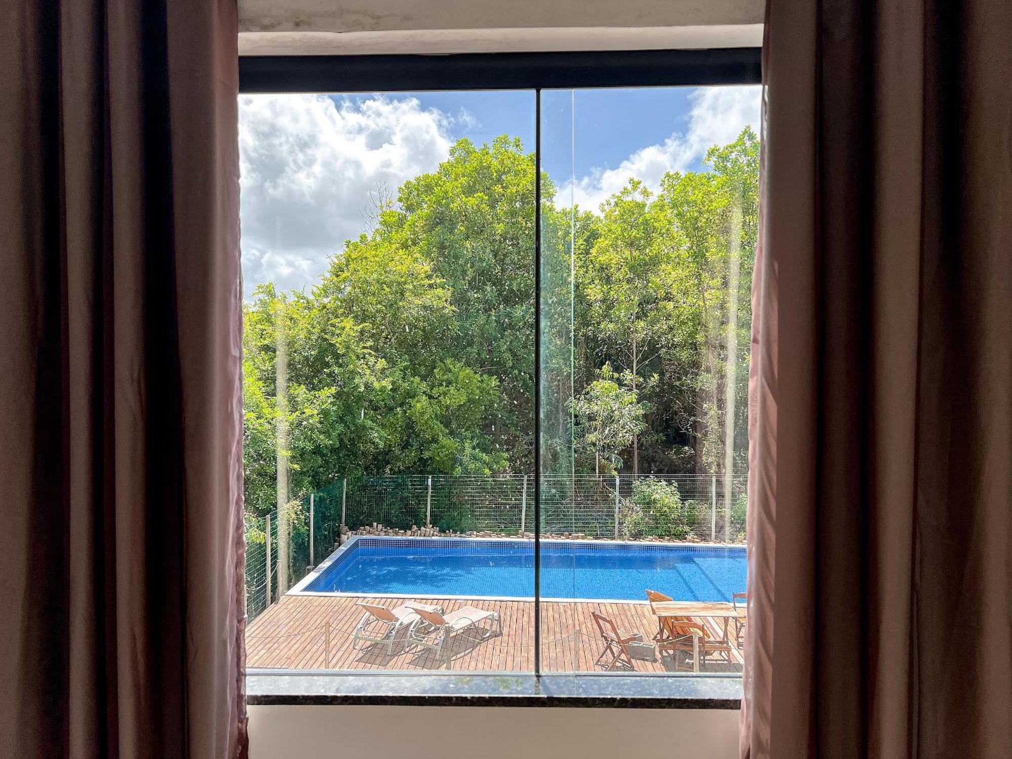 Taperapua Beachside Retreat: Poolside With Ocean-view Balcony * Porto Seguro